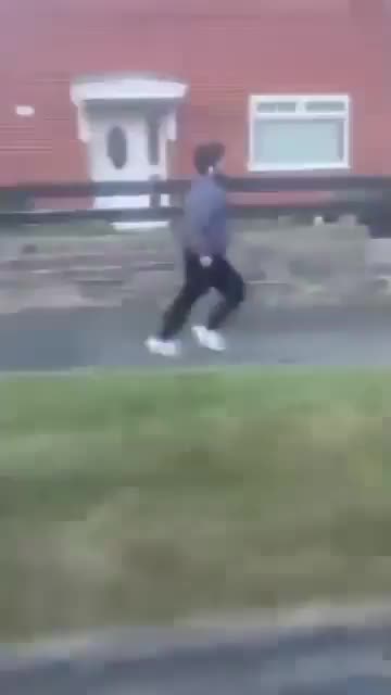 Migrant in Seacroft, Leeds, grabs someone's phone and runs.