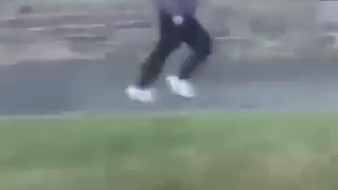 Migrant in Seacroft, Leeds, grabs someone's phone and runs.