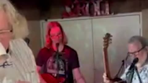 The Man Who Sold the World - Cover (Live Performance)