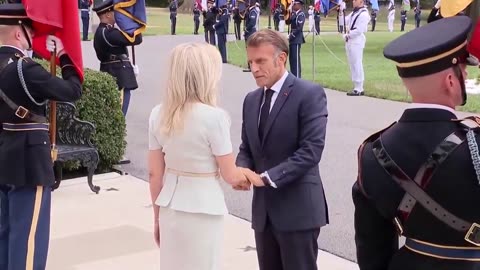 French President Emmanuel Macron (@EmmanuelMacron) arrives at the White House 🇺🇸🇫🇷
			