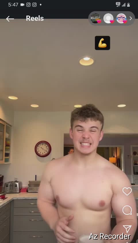 Aramis hi giving us stay in shaped by drinking protein shake hmm yummy 03/15/25💪