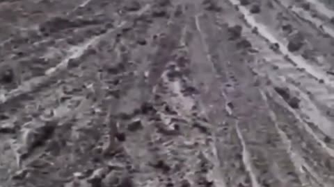 🚜💣 Ukraine Russia War | Russian Soldiers Struggle in Mud on Combat Mission | RCF