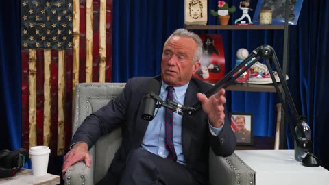 Robert F. Kennedy Jr. gets loose with Theo Von 🍿 This Past Weekend