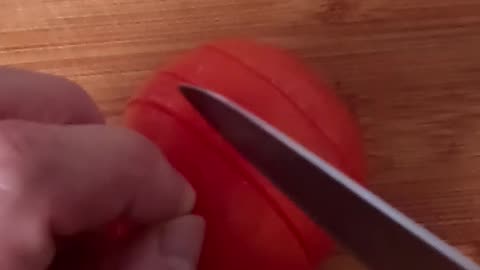 The Easiest Way to Dice a Tomato