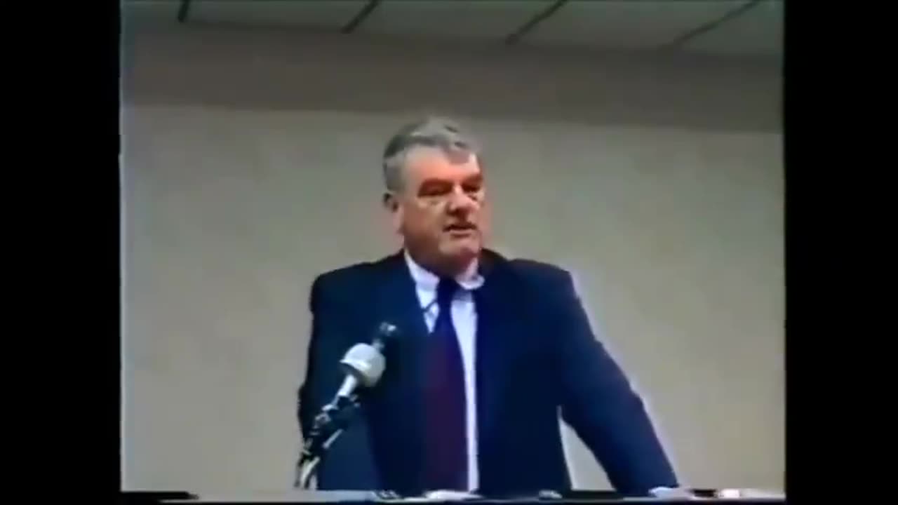 David Irving: Gas Chambers