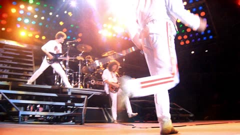 Now I'm Here - Queen (live)