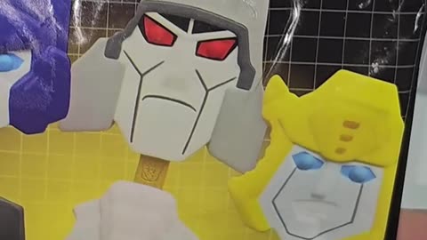 Opening Transformers Meltz and Getting Arcee