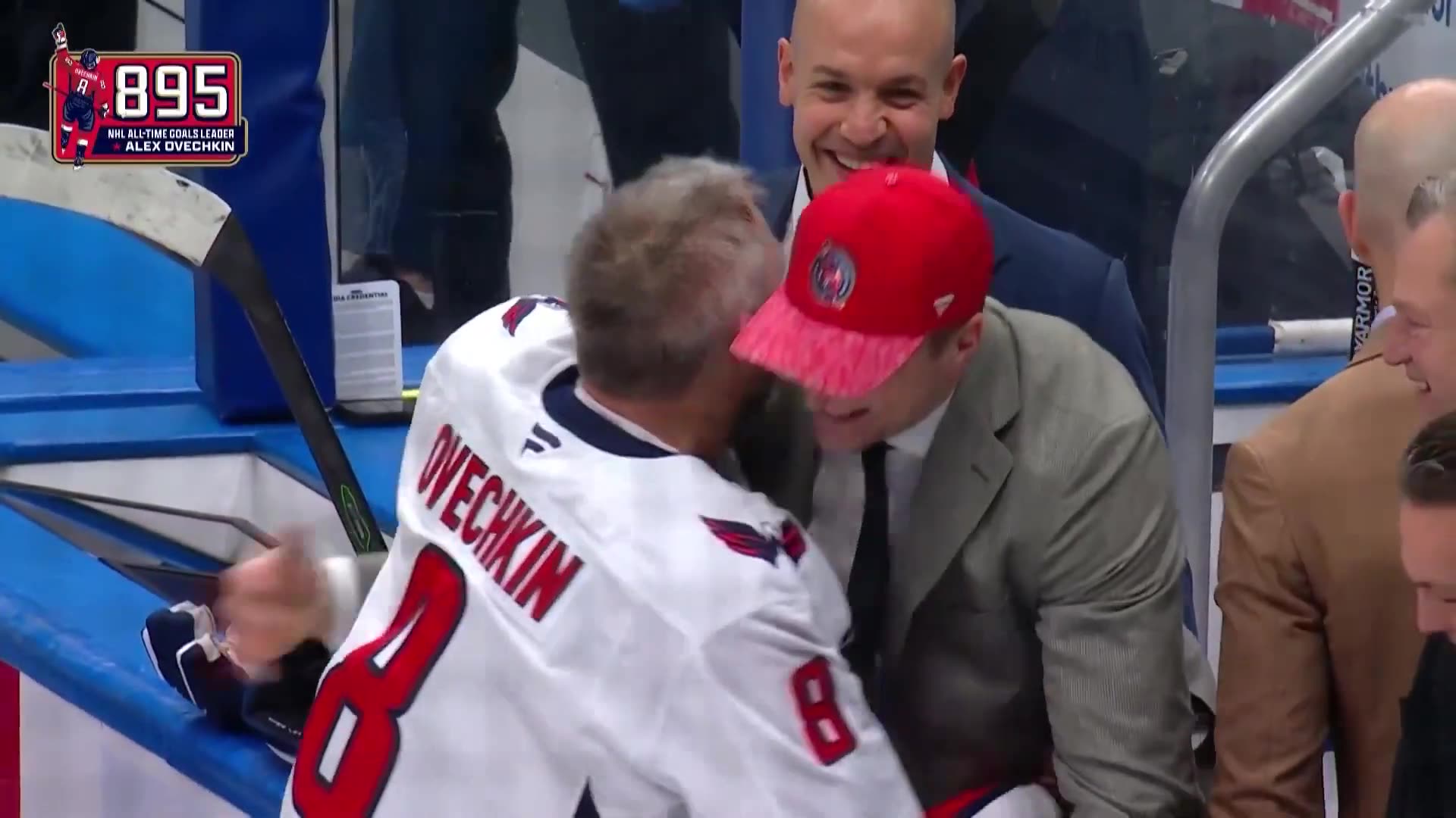 Alex Ovechkin Breaks Gretzky’s Goal Record – A New NHL King Is Crowned! 🏒🚨