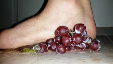 Barefoot Rotten Grapes Crush - Male Content