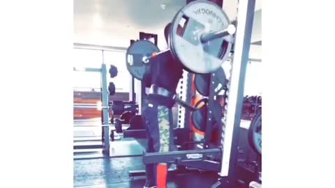 Crushing Leg Day Super Heavy Squats, High Volume Sets & Wide Stance Domination