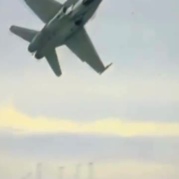 Spectators watched in horror: Spanish Hornet caught on video performing a risky maneuver