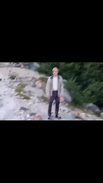 Argentina guy catches and freaking out at Israeli guy who is walking around starting massive fires