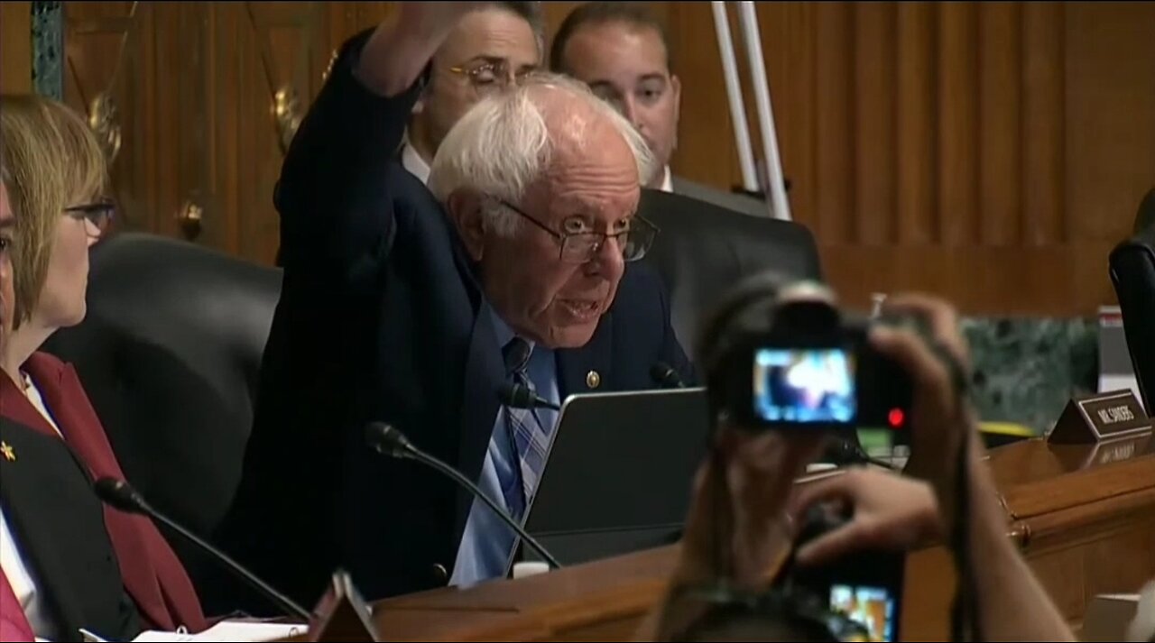 Sen Bernie Sanders Screams About Corrupt Politicians