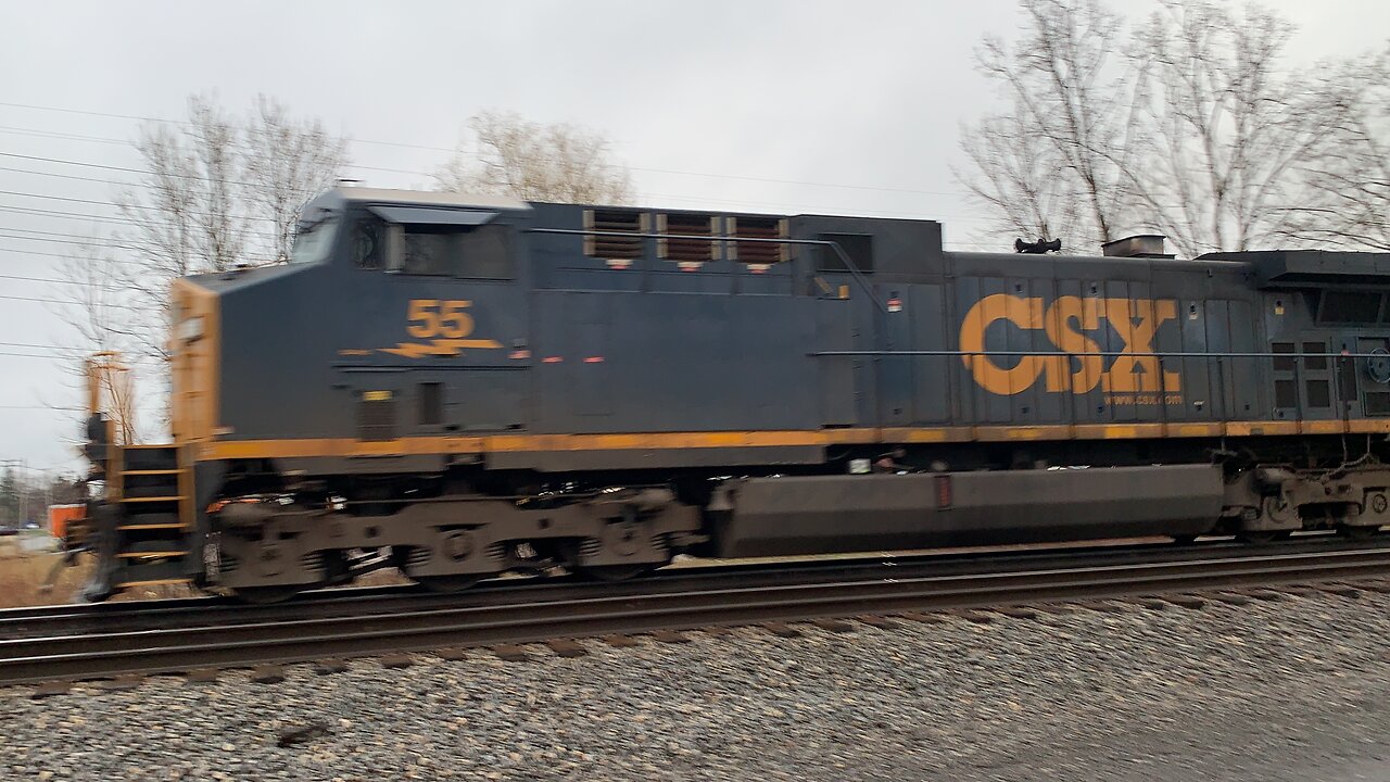 CSX Trains 55 and 5428 lead tankers on the rails