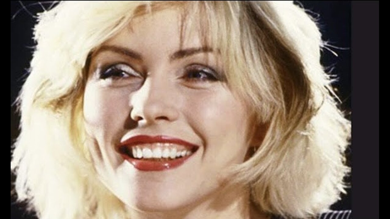 ONE WAY OR ANOTHER ~ BLONDIE ( LIVE )