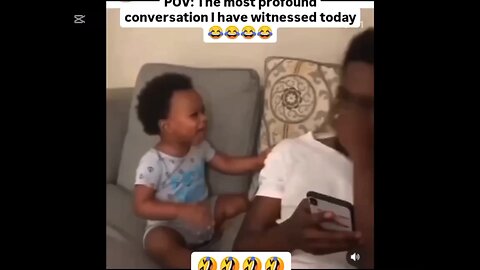 Papá y bebé echando relajo.