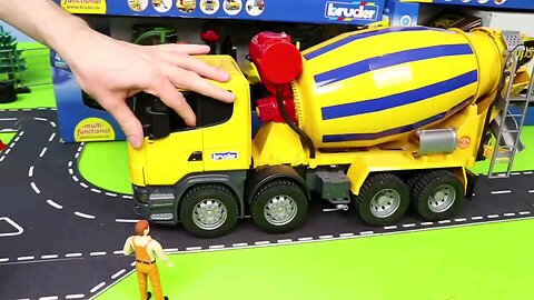 Jcb 3dx Loading Sand | Dump Truck Accident Pulling Out Mahindra Scorpio Tractor Defender Car ?