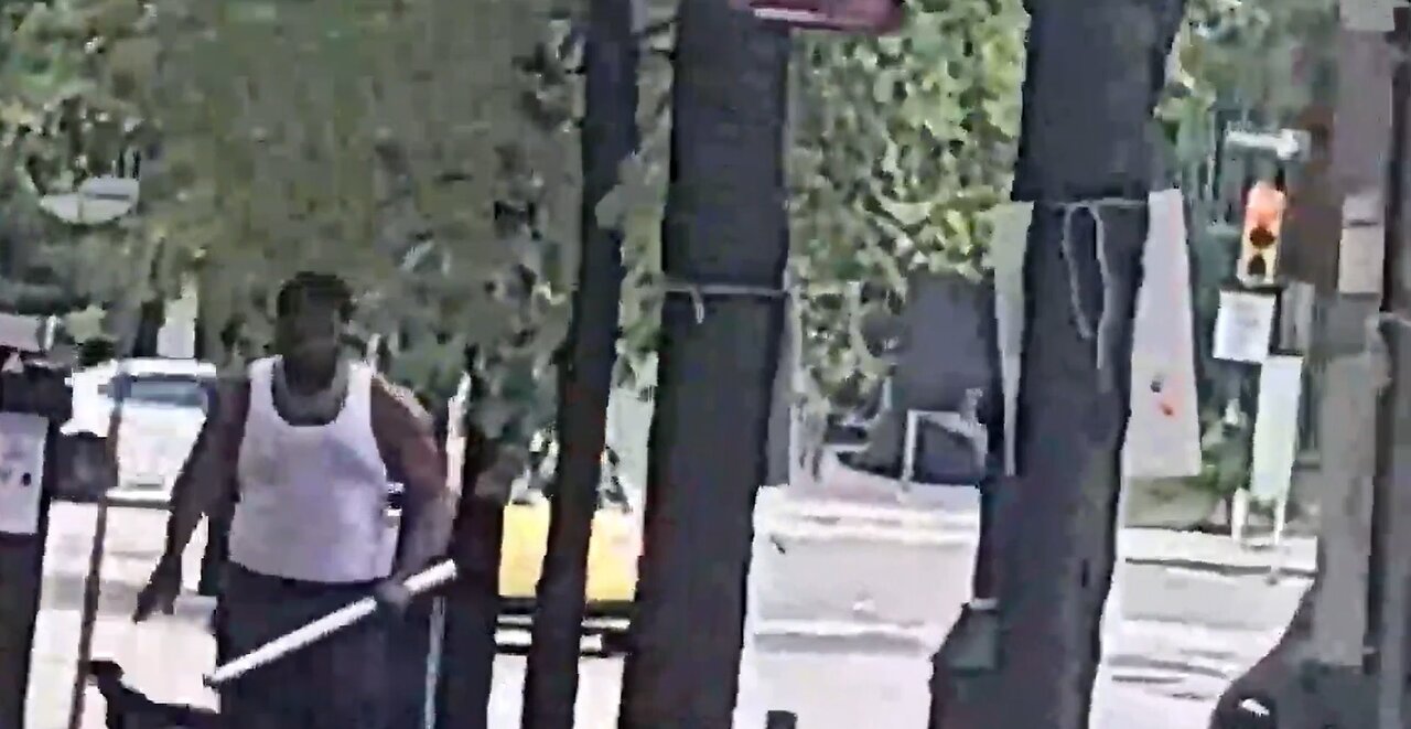 IP2 Stories - Hampton Brandon VS Black Guy With a Pipe! Presses a Guy Kicked Out Of Mall