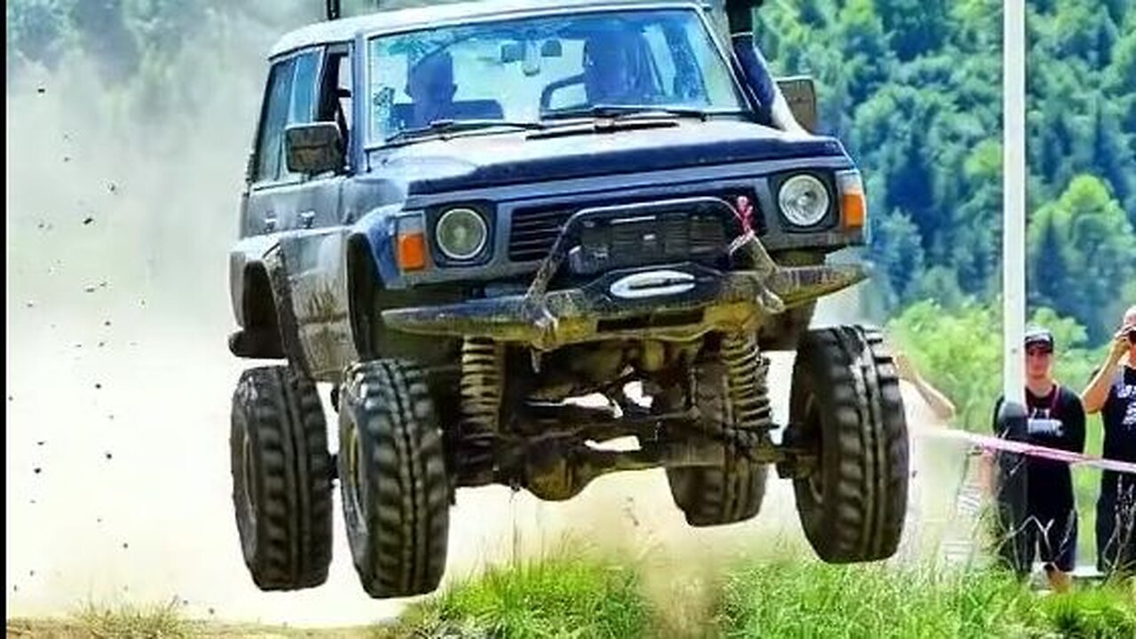 When gravity takes a coffee break ☕ 🚙💨