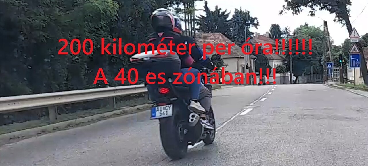 Láthatunk, a rendőrök szerint csak mesében létező, száguldozó motorost!!