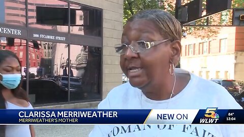 Mom of oneof the thugs who ambushed Whites atthe Cincinnati Jazzfestival claims her son isnot a thug