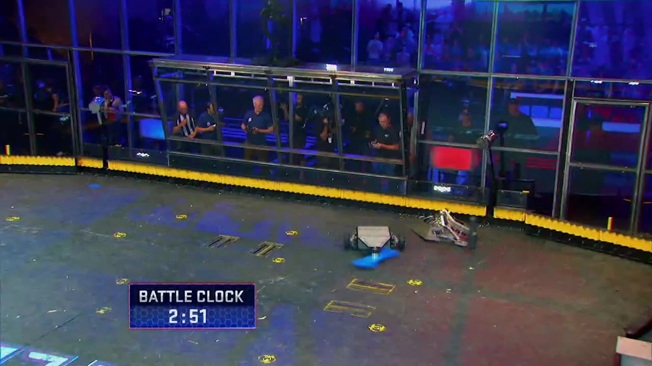 SPARKS_FLYING_EVERYWHERE___Beta_vs._Tombstone___BattleBots