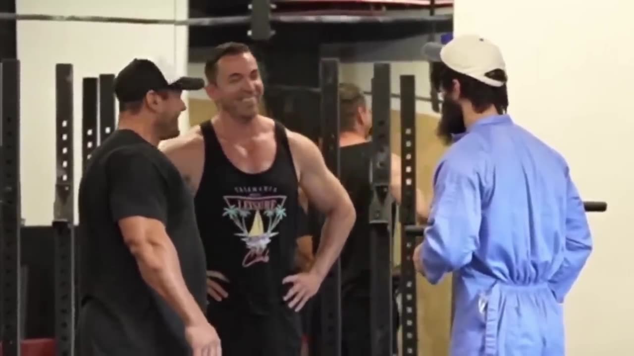 Talented Powerlifter Use 32kg Mop in a GYM _ Pretended like a Gym CLEANER