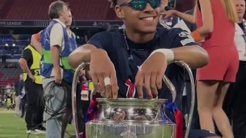 Baila Doué 😮‍💨 #doue #bailalorocky #fyp #foryou #psg #footballtiktok