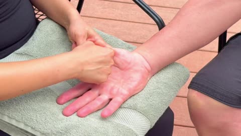 Couple’s Hand Massage for Deep Relaxation | Raynor Massage