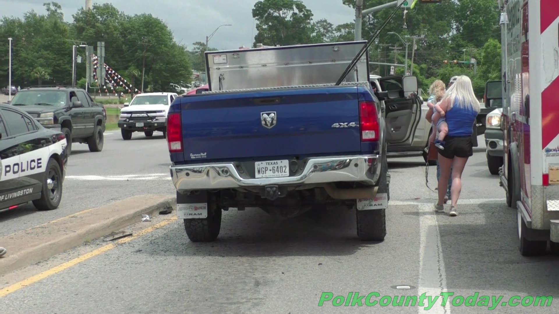 ALLEGED INTOXICATED DRIVER STRIKES 2 OTHER VEHICLES, LIVINGSTON TEXAS, 05/19/25...