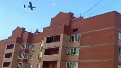 🛸🇺🇦 Ukraine Russia War | Ukrainian FP-1 Long-Range Drone Flies Ultra-Low Over Urban Area | RCF