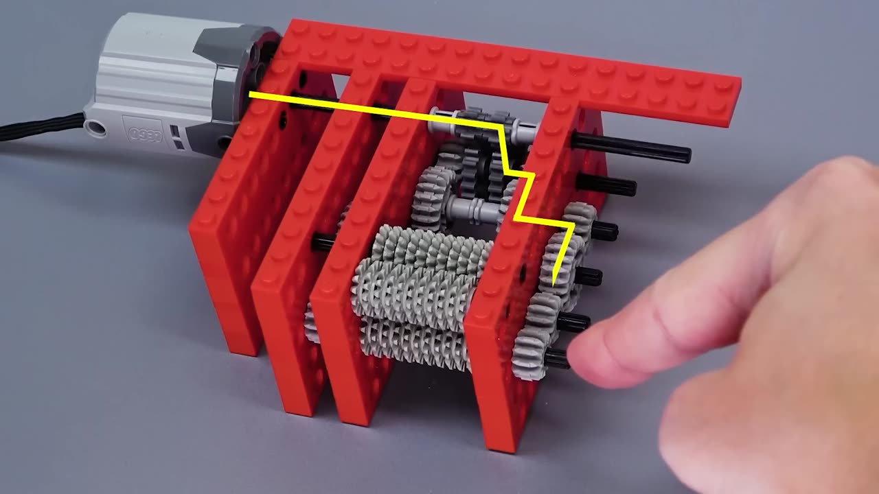 Shredding Paper with Lego Gears (ver 2)