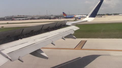 Airplane Landing, Creative Commons Stock Video