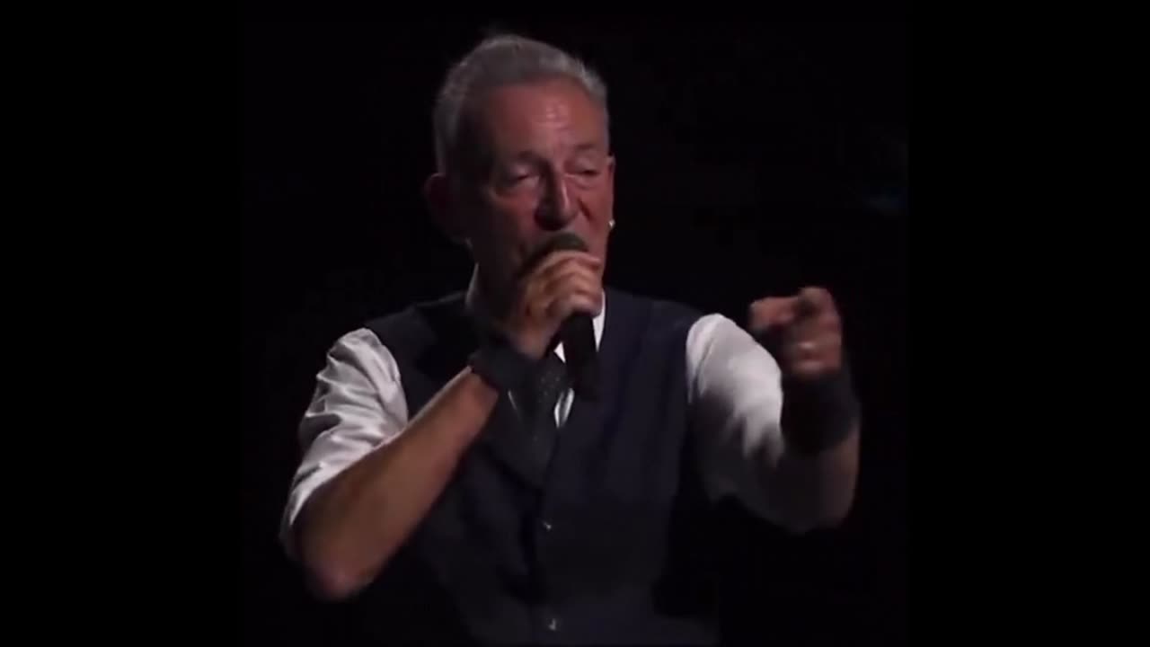 Bruce Springsteen 🤡 on a rant against President Trump