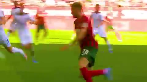 When Neymar Teaches Football