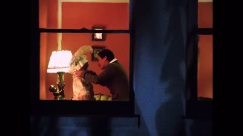 Green Day - When I Come Around [Official Music Video]