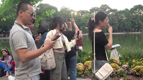 Interview with the beautiful troll girl who ran away from Hanoi