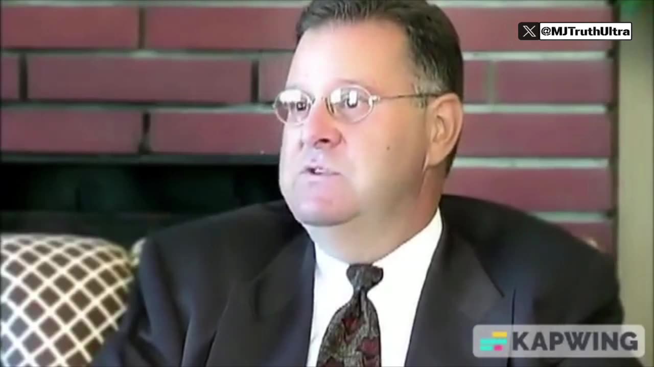 2001, Karl R. Wolfe claims he saw Photos of Alien Structures on the Dark Side of the Moon
