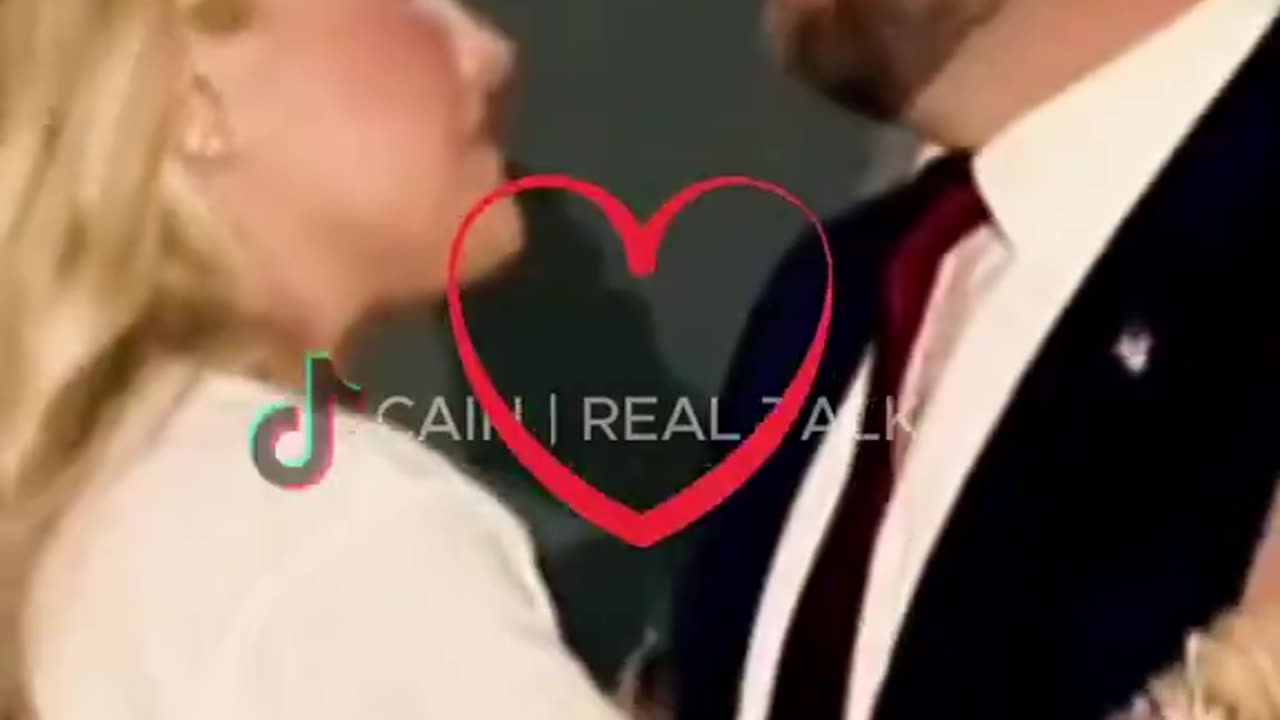 There’s another “shady” moment between Erika Kirk and Vance