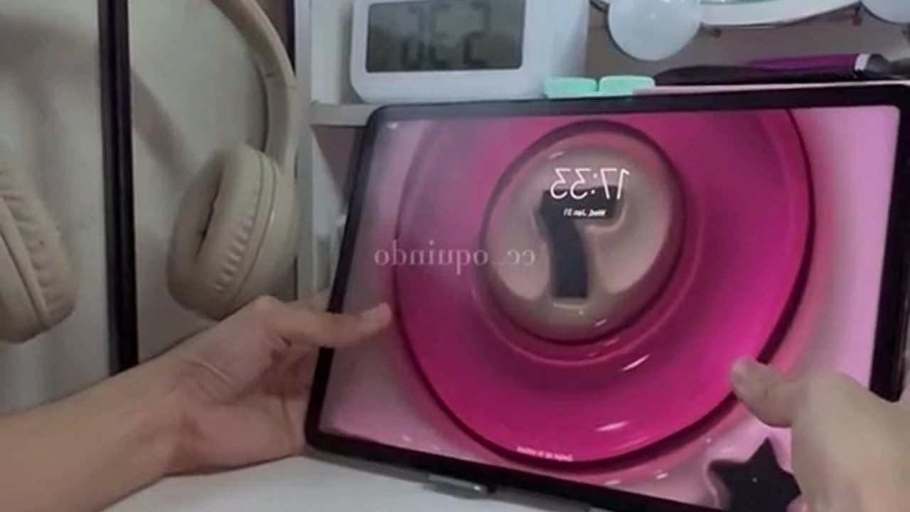 HIGH QUALITY 360° ERGONOMIC DESIGN TABLET STAND! GRAB YOURS NOW