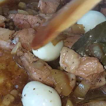 3 Eggs + Pork Adobo. Panlasang Pinoy! #Three3Eggs #3eggs #AmazeGlazed #MadiskartengNanay