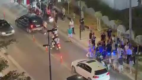 Ksamil, motorri del nga rruga, plagosen tre persona