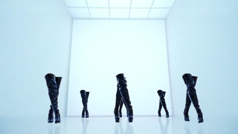 Ariana Grande - in my head (Music Video)