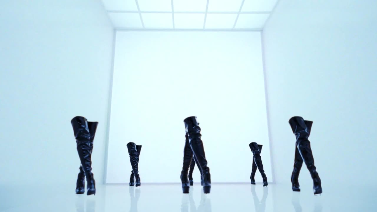 Ariana Grande - in my head (Music Video)