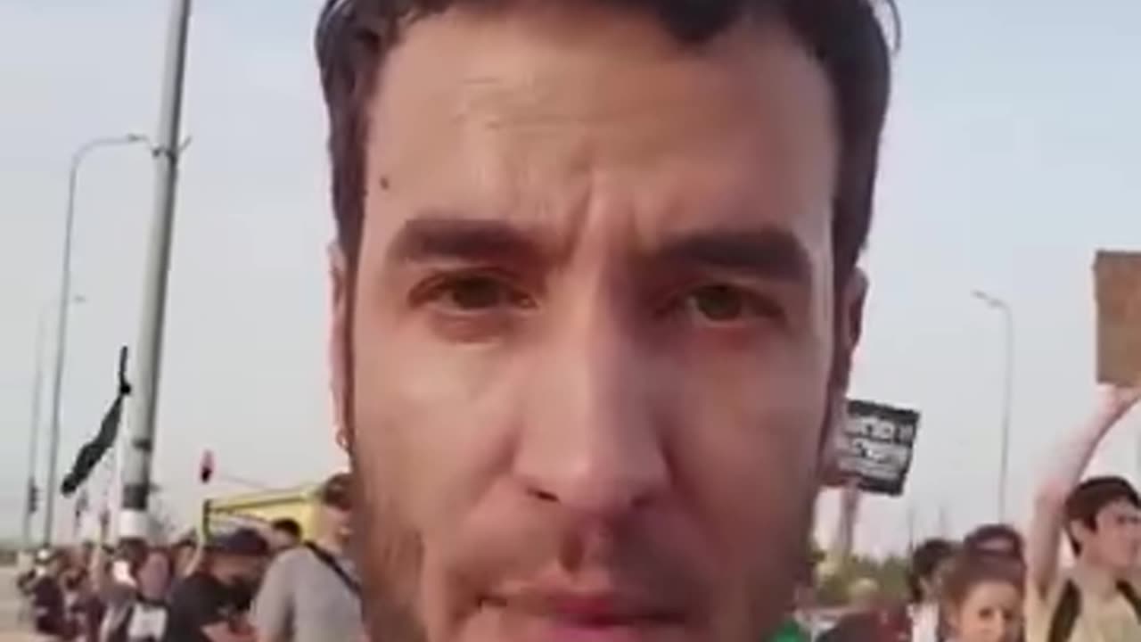 ⚡️Right now, hundreds of Israelis are marching toward Gaza’s border, demanding an end to the genocide, the starvation —