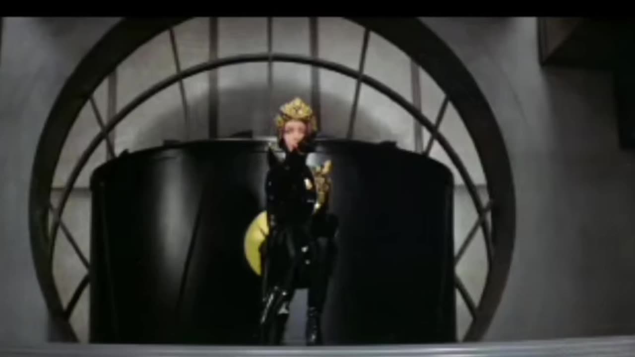 "Flash Gordon" Pussy Shot
