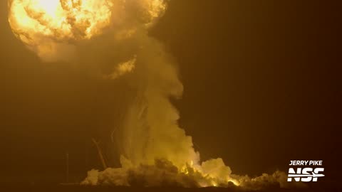 different angle shows the massive explosion that followed Starship 36’s testing
