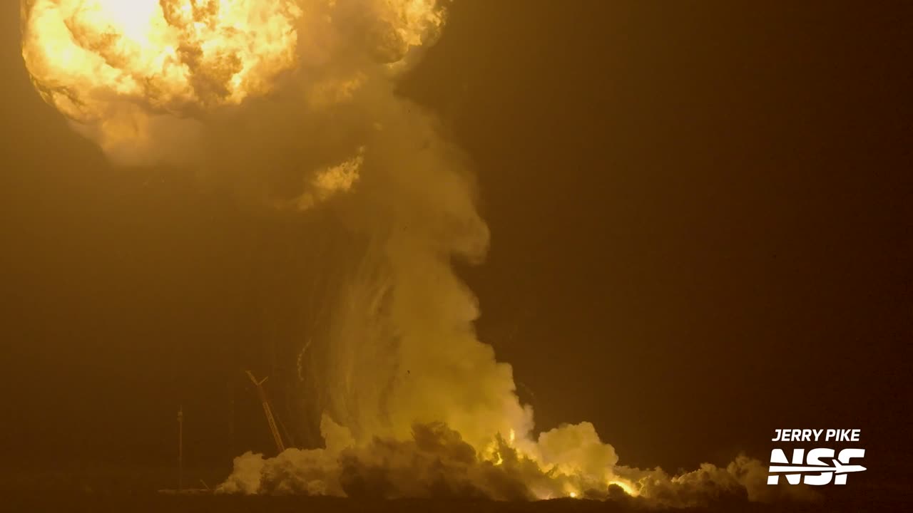 different angle shows the massive explosion that followed Starship 36’s testing