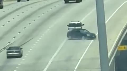 Houston: Couple confronts each other after vehicle is towed out of control on the highway
