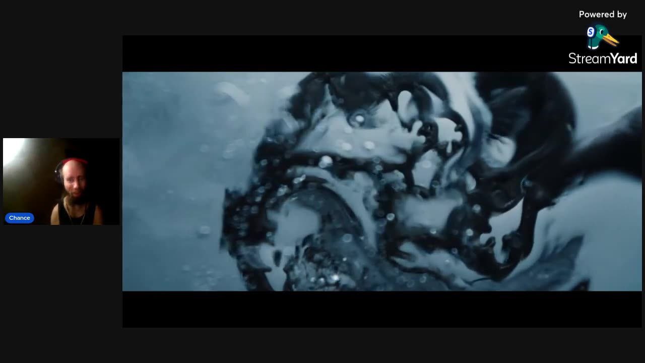 [25Apr25] Cyraxx fake react to music video